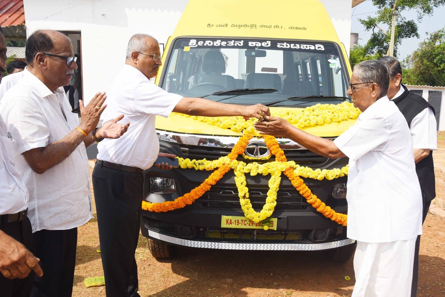 School Vans Donation - photo 3